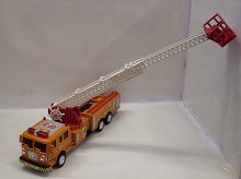 Auto hasičské požárníci se žebří...