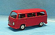 Mikrobus červený Volkswagen plec...