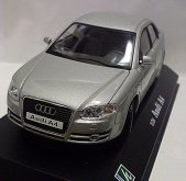 Audi A4 kovový model auta v měří...