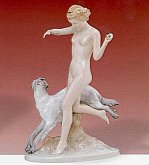Diana Akt bohyně lovu porcelánová socha Royal D...