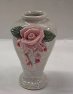 Váza bílá amfora růžový květ miniatura