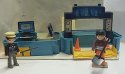 Igráček Policista box + figurka cestář výprodej vybledlé poškozené použité zboží s akční slevou
