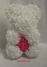 Růžičkový meďa dekorační dárek z lásky Exklusivní medvěd bílý s červeným srdíčkem